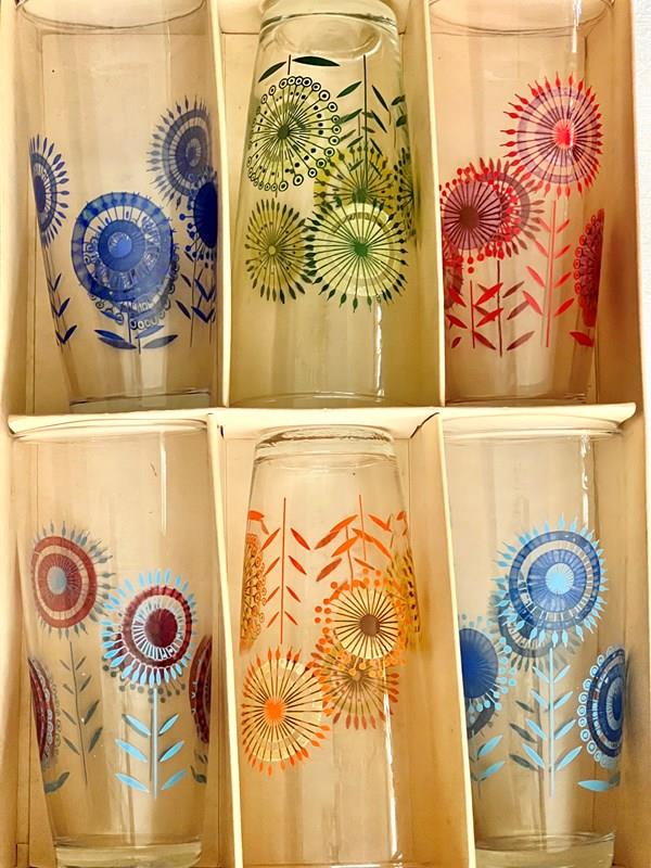 Good Quality Bar Tumblers With Enamel Flowers-the-vintage-entertainer-img-5887-main-638432564806210638.jpeg