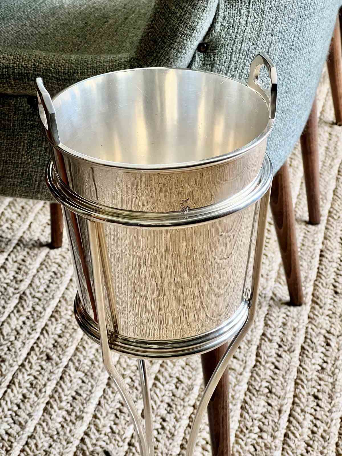 Vintage Fluer De shops Lis Champagne Silver/Pewter Bucket 20in Tall, Mouth of Bucket