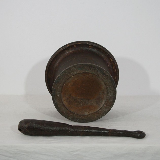 Early cast iron mortar-tresors-trouves-170303.6_main_636325058835988774.JPG