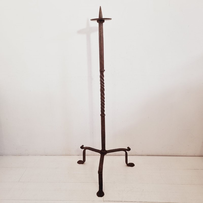 17th-18th Century Hand Forged Iron Candleholder-tresors-trouves-2002470-main-637995668224429712.jpg