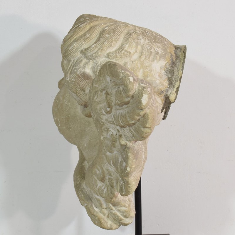 Italian 17/18th Century  Limestone Angel Head-tresors-trouves-2003729-main-637582178123952814.JPG