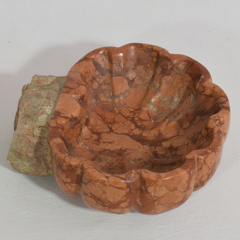 18th Century Italian Red Marble Holy Water Stoup-tresors-trouves-2101911-main-637678162540409463.JPG