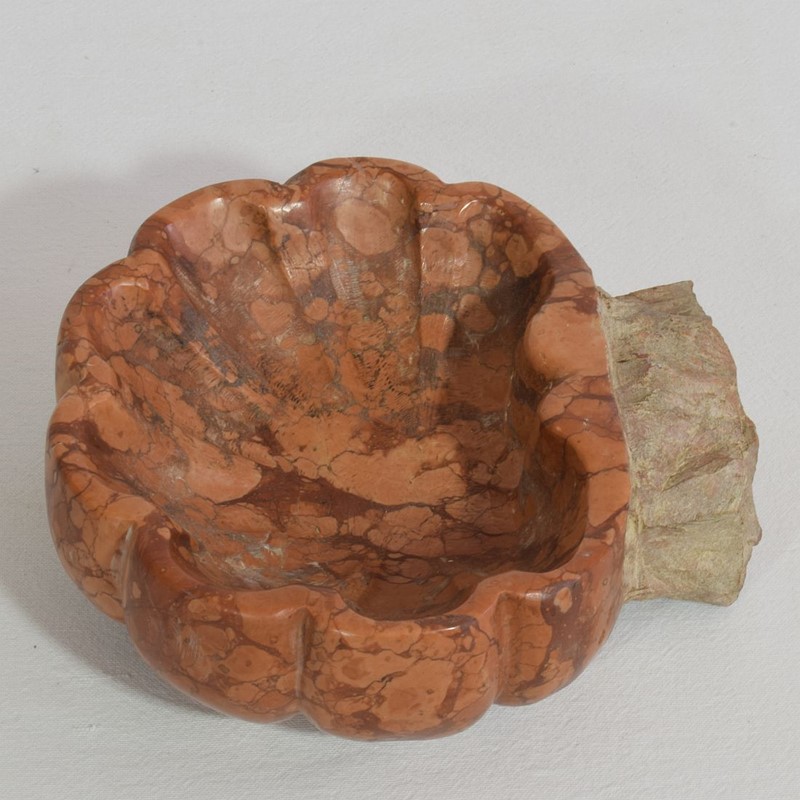 18th Century Italian Red Marble Holy Water Stoup-tresors-trouves-2101915-main-637678162571659222.JPG