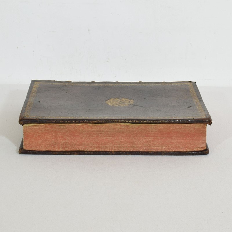 18th Century French Leather Keepsake, Hiding Book-tresors-trouves-21030213-main-637996303889537440.JPG