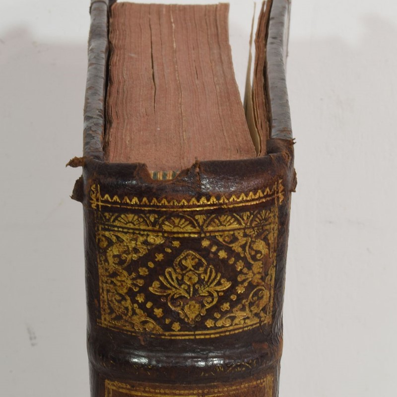 18th Century French Leather Keepsake, Hiding Book-tresors-trouves-21030216-main-637996303903599951.JPG