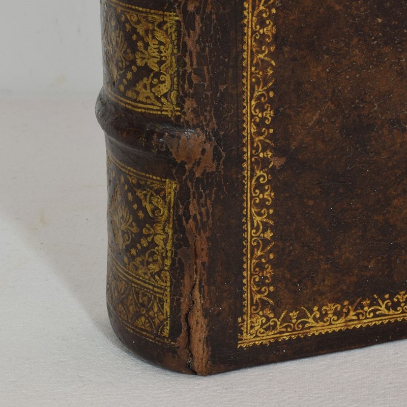 18th Century French Leather Keepsake, Hiding Book-tresors-trouves-21030217-main-637996303908287374.JPG