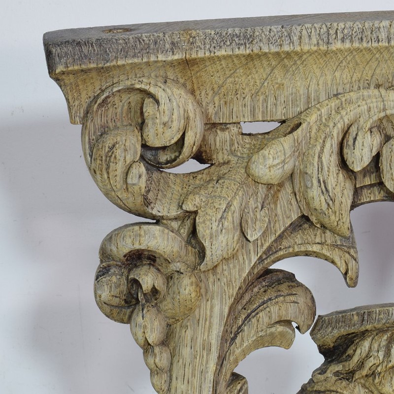 18th / 19th Century French Weathered Oak Capital-tresors-trouves-21044712-main-637996315554782349.JPG