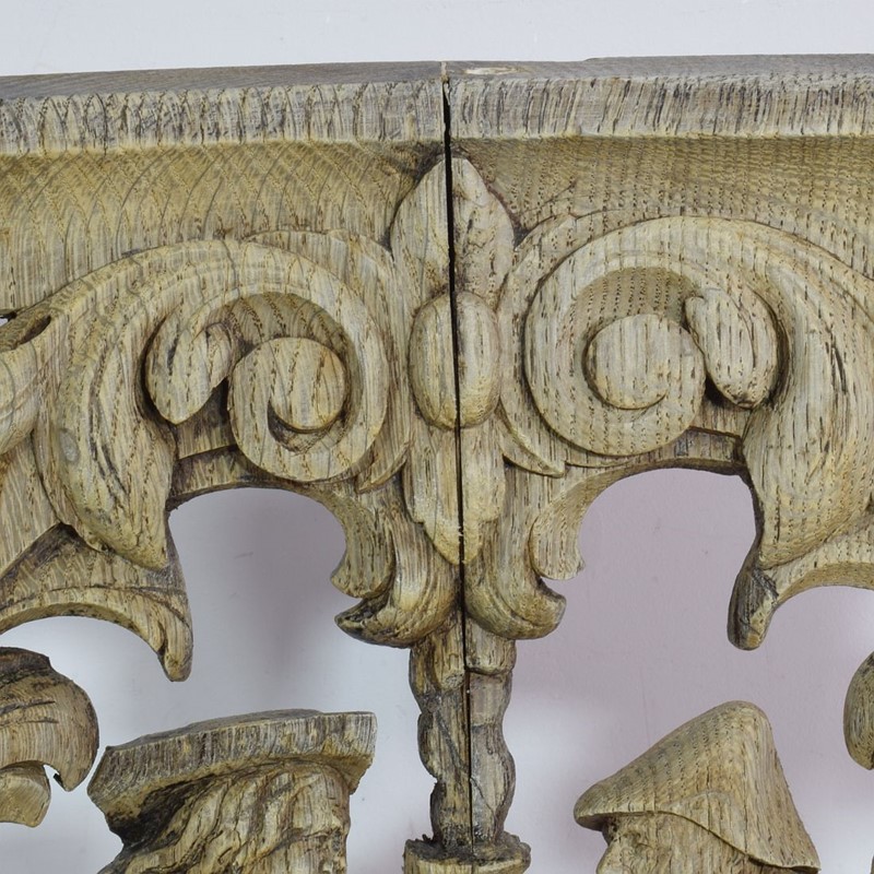 18th / 19th Century French Weathered Oak Capital-tresors-trouves-21044713-main-637996315559938595.JPG