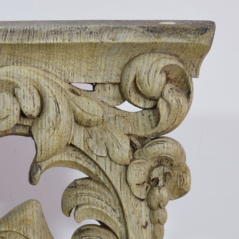 18th / 19th Century French Weathered Oak Capital-tresors-trouves-21044714-main-637996315565094853.JPG