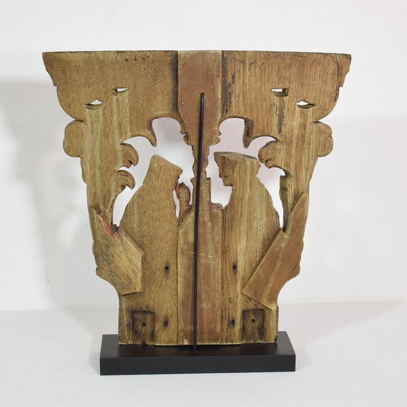 18th / 19th Century French Weathered Oak Capital-tresors-trouves-2104474-main-637996315516970243.JPG