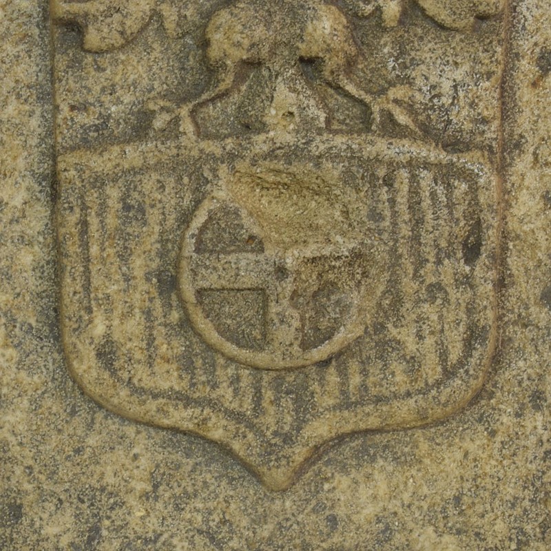18th Century French Carved Stone Coat of Arms-tresors-trouves-21045713-main-637869976497612178.JPG