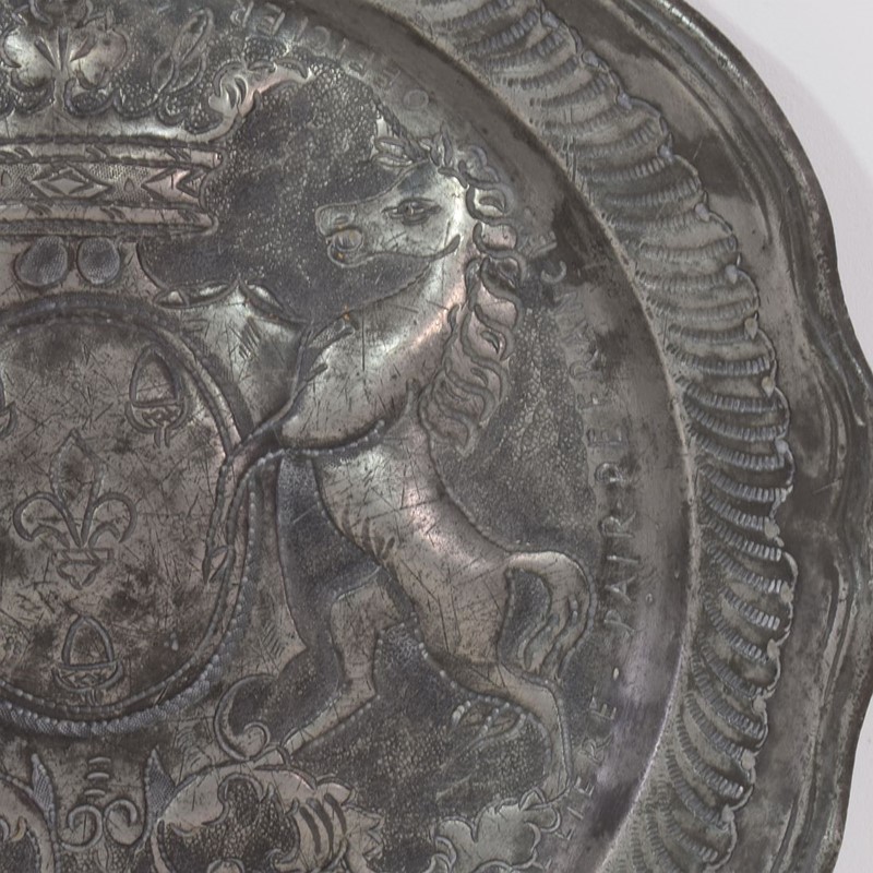 19th Century French Pewter Plate with Coat of Arms-tresors-trouves-2200145-main-637870018710668192.JPG