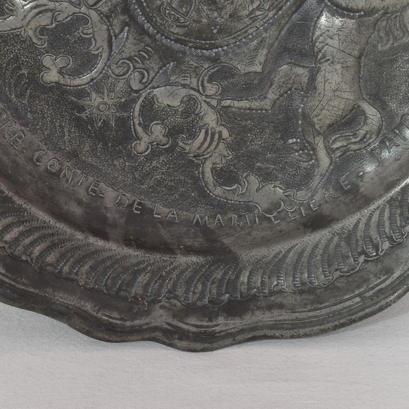 19th Century French Pewter Plate with Coat of Arms-tresors-trouves-2200147-main-637870018720980611.JPG