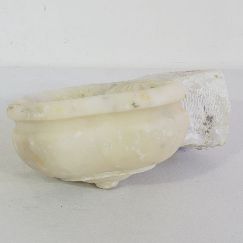 17th/ 18th Century Baroque Marble Holy Water Font-tresors-trouves-22013811-main-637996395860380863.JPG