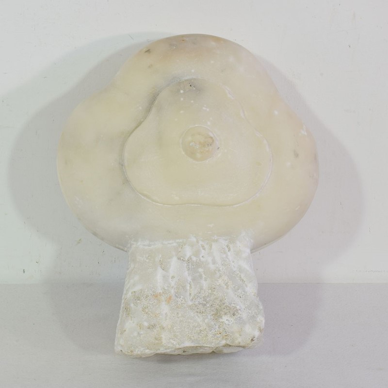 17th/ 18th Century Baroque Marble Holy Water Font-tresors-trouves-22013813-main-637996395869130715.JPG