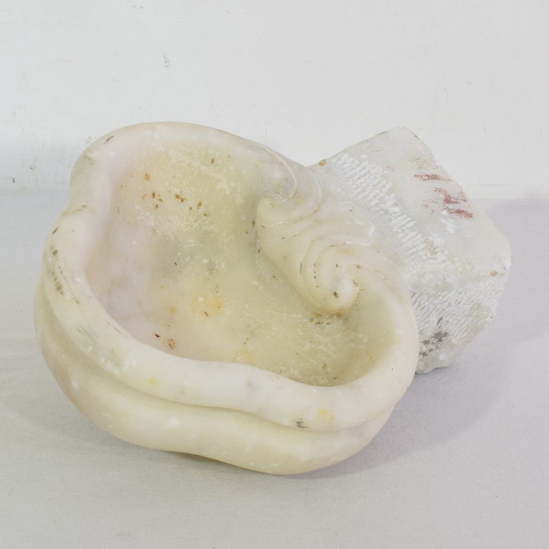 17th/ 18th Century Baroque Marble Holy Water Font-tresors-trouves-2201382-main-637996395822881168.JPG