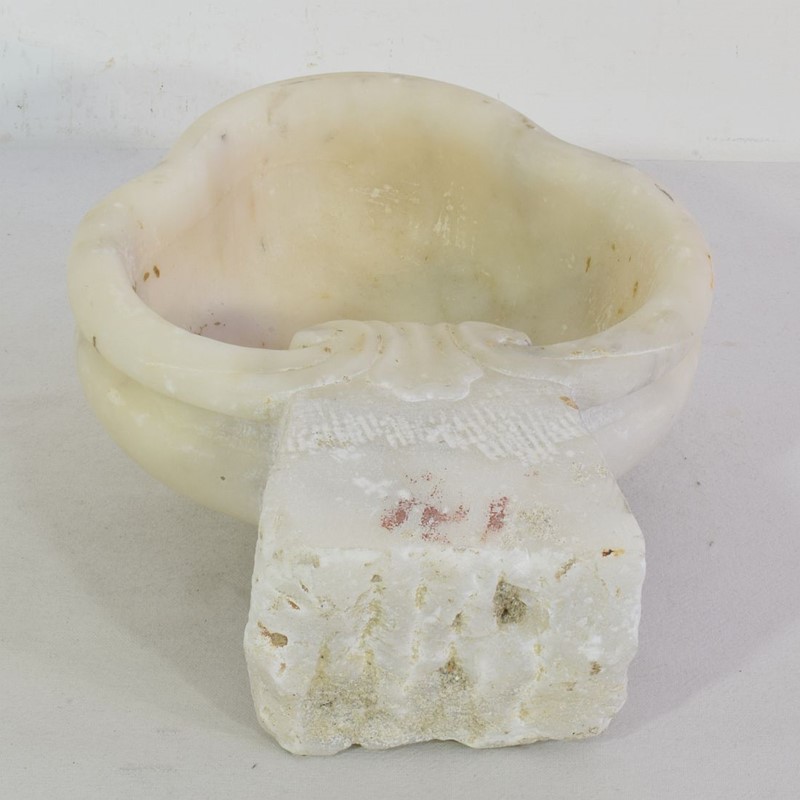 17th/ 18th Century Baroque Marble Holy Water Font-tresors-trouves-2201385-main-637996395835069862.JPG