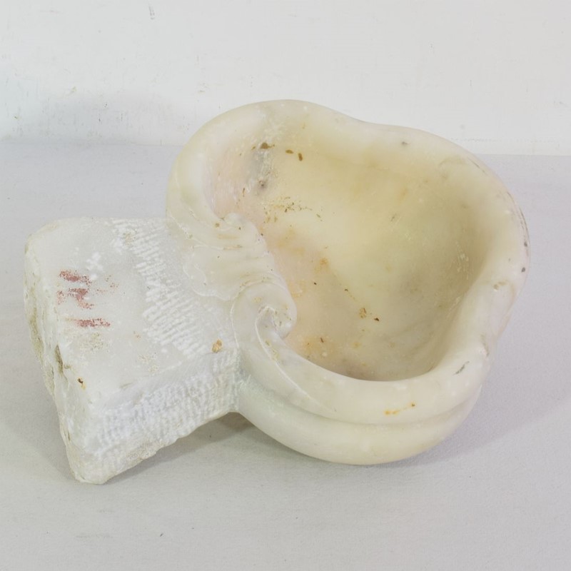 17th/ 18th Century Baroque Marble Holy Water Font-tresors-trouves-2201386-main-637996395839287056.JPG