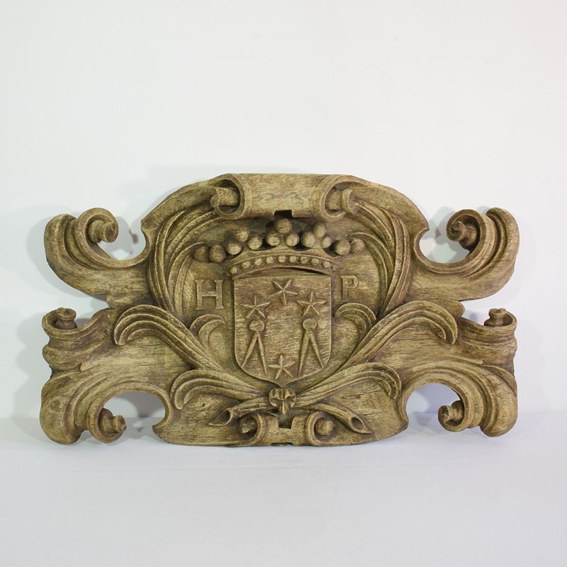 17th/ 18th Century Weathered Oak Coat Of Arms-tresors-trouves-2201910-main-637996520533604461.JPG