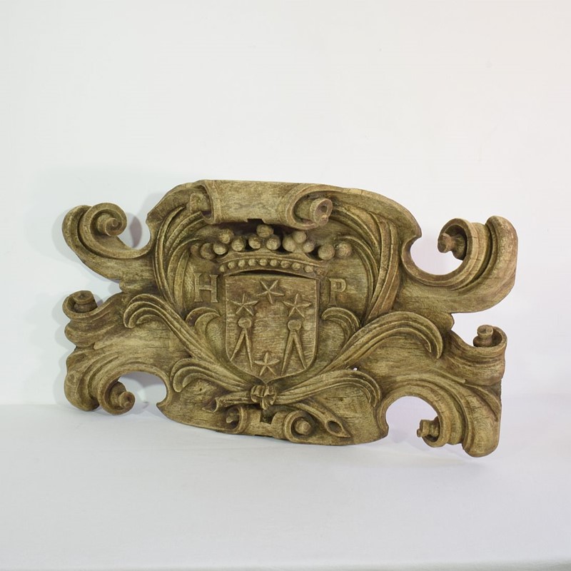 17th/ 18th Century Weathered Oak Coat Of Arms-tresors-trouves-2201911-main-637996520624913715.JPG