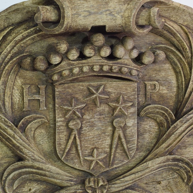 17th/ 18th Century Weathered Oak Coat Of Arms-tresors-trouves-22019111-main-637996522985040036.JPG