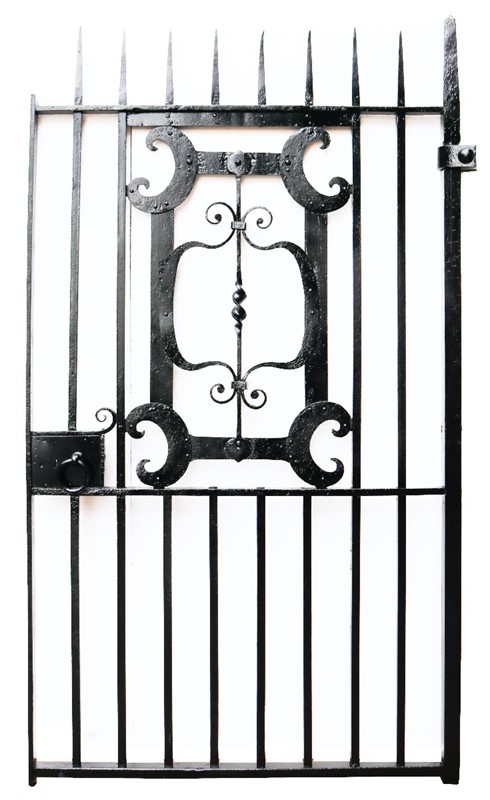 A Reclaimed Wrought Iron Side Gate-uk-heritage-1-main-637702406102899222.jpg