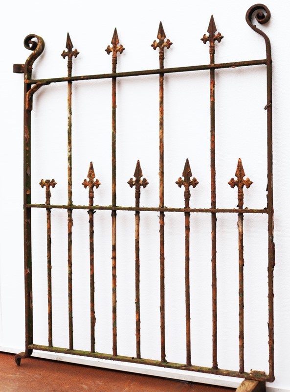 A Reclaimed Victorian Wrought Iron Side Gate-uk-heritage-2-main-637702234601710414.jpg