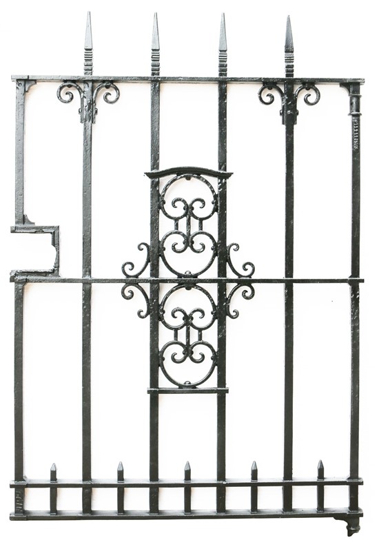 A Salvaged Cast Iron Garden Gate-uk-heritage-22801-1-main-637717169498040948.jpg