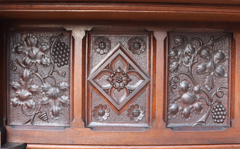An English Carved Oak Fireplace-uk-heritage-29075-100012-main-637696588785595505.jpeg