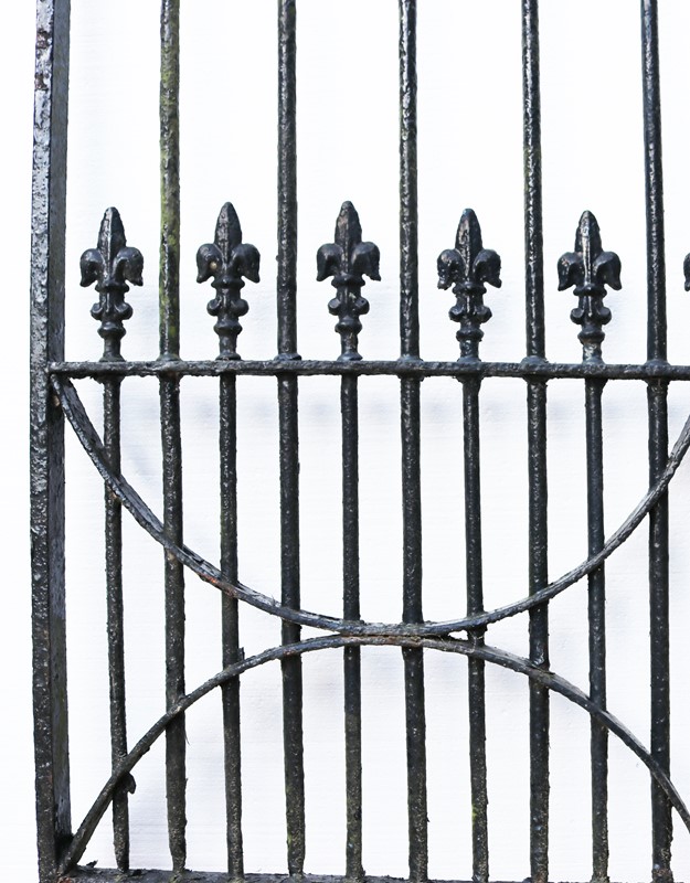 A Set of 10 ft Antique Wrought Iron Driveway Gates-uk-heritage-300085-main-637696409223201489.jpg