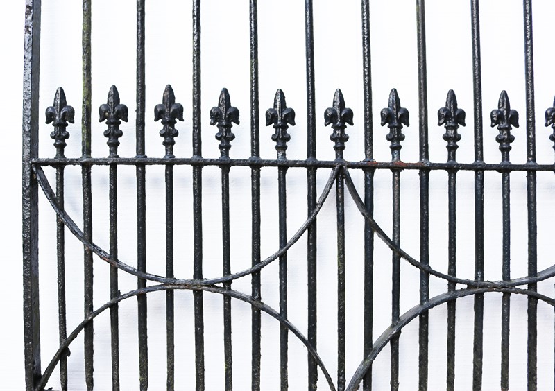 A Set of 10 ft Antique Wrought Iron Driveway Gates-uk-heritage-300086-main-637696409398826537.jpg