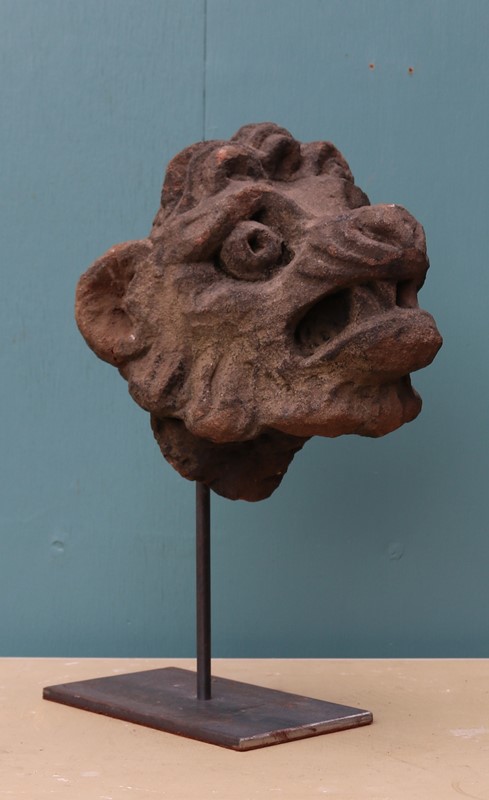 An Antique Carved Stone Lion Head Sculpture-uk-heritage-30368-111-main-637708712057158881.jpeg