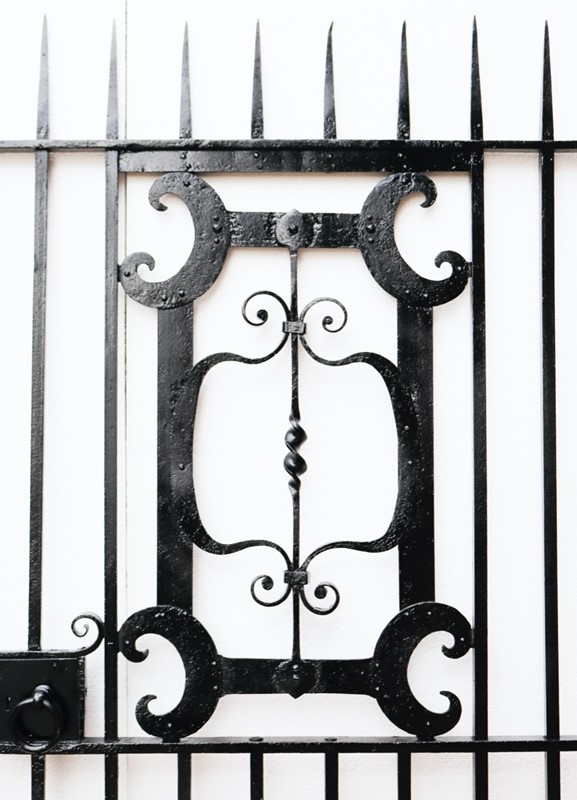 A Reclaimed Wrought Iron Side Gate-uk-heritage-6-main-637702406322585529.jpg