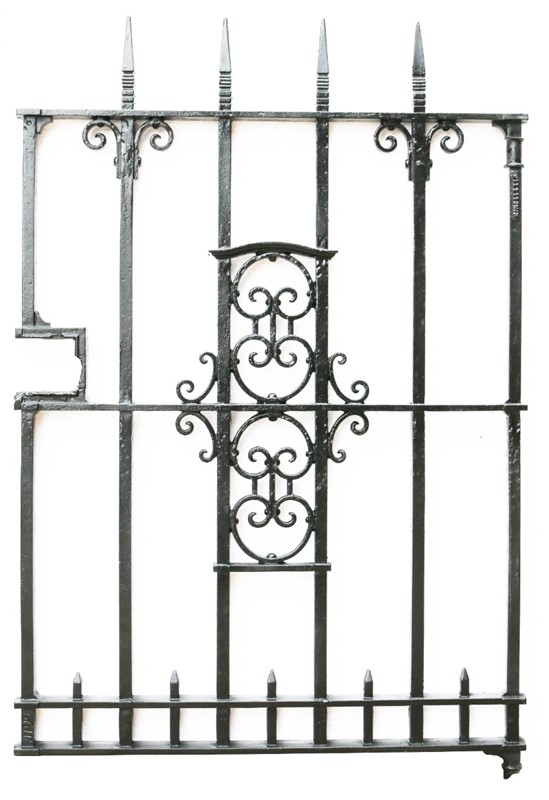 A Salvaged Cast Iron Garden Gate-uk-heritage-h1411-1-1-main-637717169390854020.jpeg