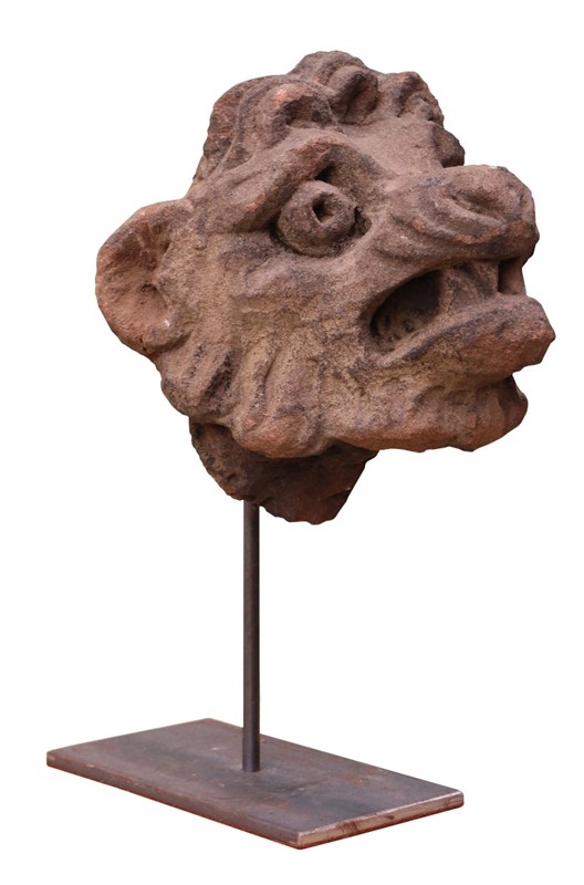 An Antique Carved Stone Lion Head Sculpture-uk-heritage-h2447-main-637708711828097562.jpeg