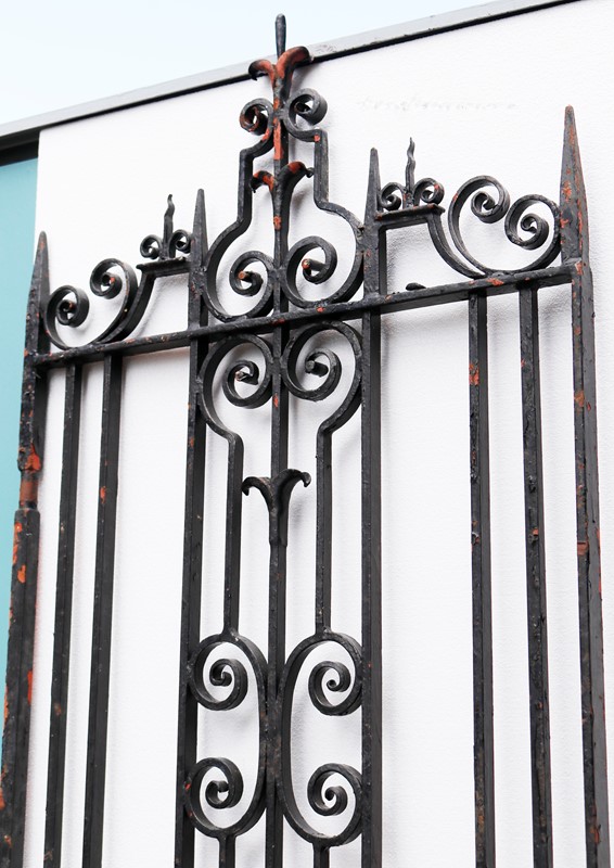 A Reclaimed Side Gate Made of Wrought Iron-uk-heritage-m75-main-637785383725269940.jpeg