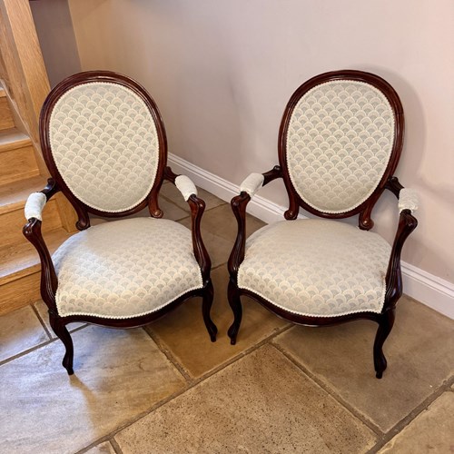 Fantastic Quality Pair Of Antique Victorian Walnut Armchairs