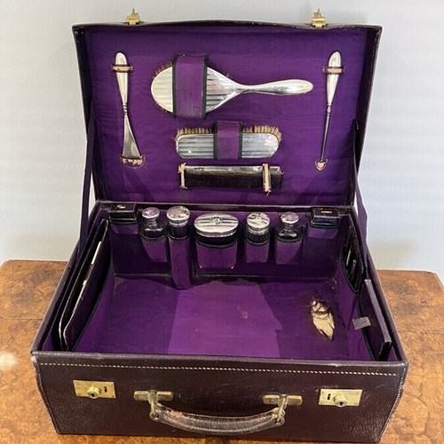 Quality George V Leather Travelling Vanity Case With Fitted Interior