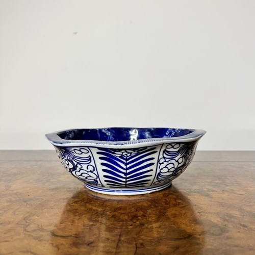 Quality Antique Japanese 19Th Century Blue And White Porcelain Bowl 