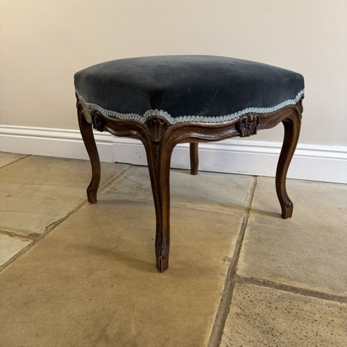 Wonderful Antique Victorian Quality Carved Walnut Freestanding Stool