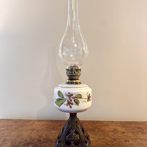 Pretty Antique Victorian Oil Lamp