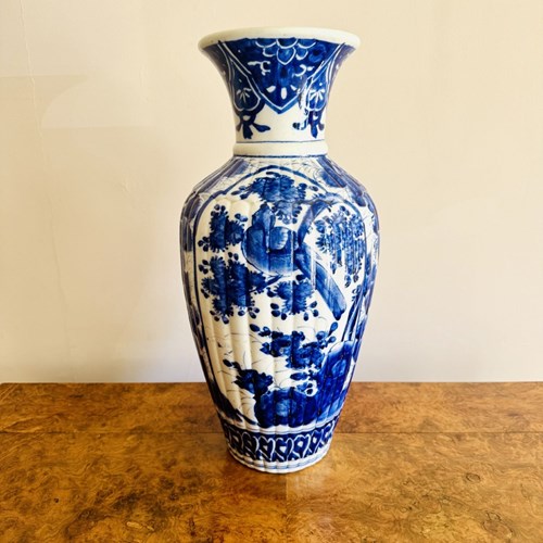 Fantastic Quality Antique 19Th Century Japanese Imari Blue And White Vase 