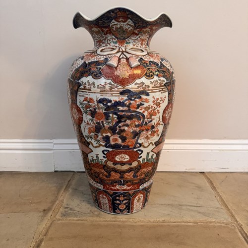 Magnificent Quality Antique Japanese Imari Floor Standing Vase 