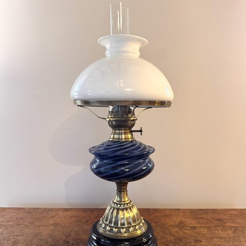 Lovely Quality Antique Edwardian Oil Lamp 