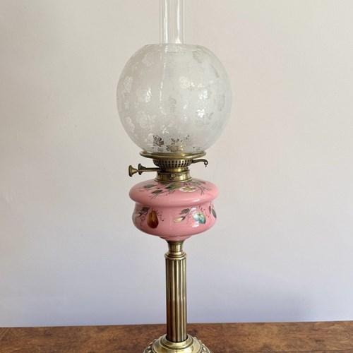 Pretty Antique Victorian Quality Brass Oil Lamp 