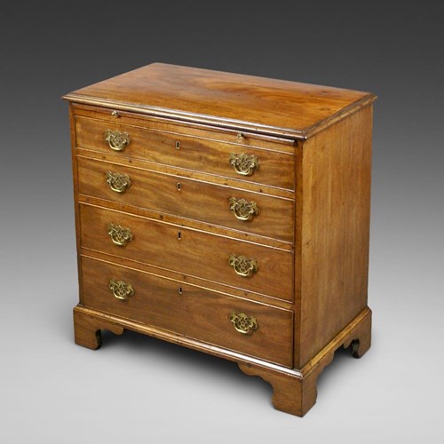 An Attractive Small Georgian Chest Of Drawers