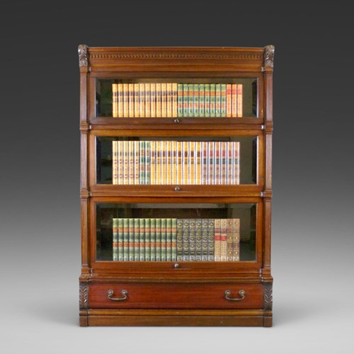 A Good Quality Globe Wernicke Bookcase