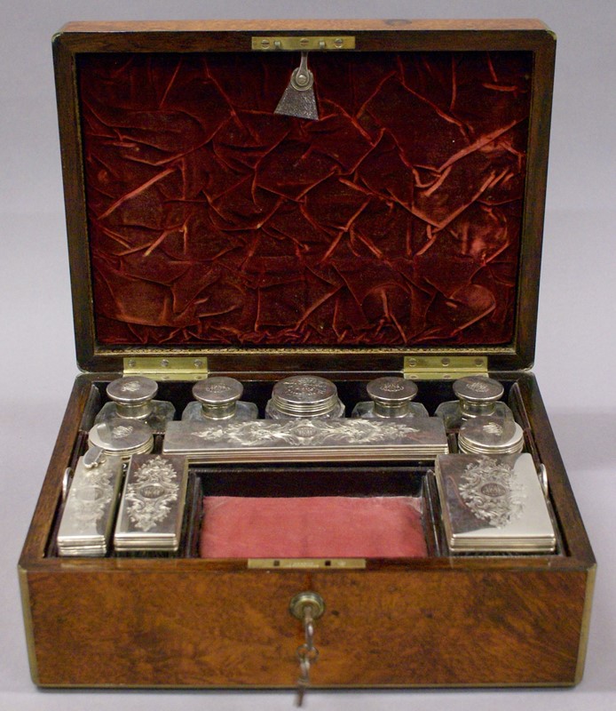 A superb amboyna dressing box-w-j-gravener-antiques-DSC01939-main-636765702751713646.jpg
