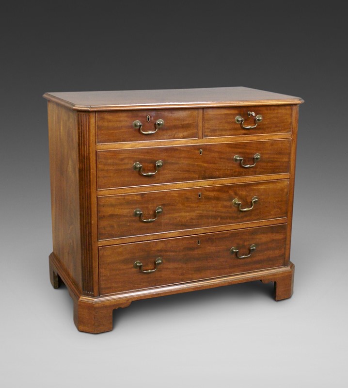 A superior quality George III mahogany chest .-w-j-gravener-antiques-br-dali0-main-638001419813900759.jpeg