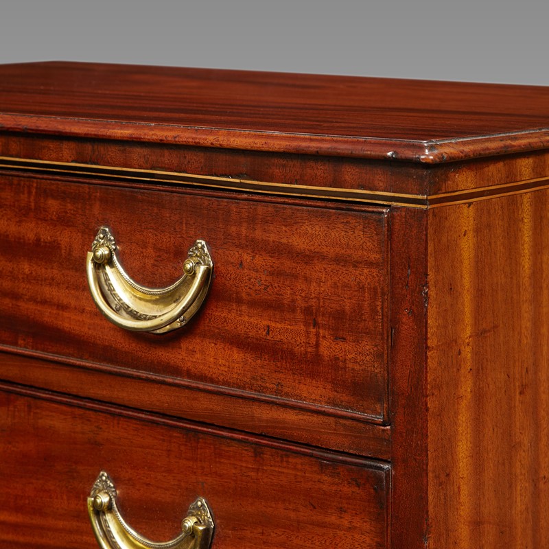 A Hepplewhite period mahogany chest of drawers-w-j-gravener-antiques-chest-03-main-637612639582961856.jpg